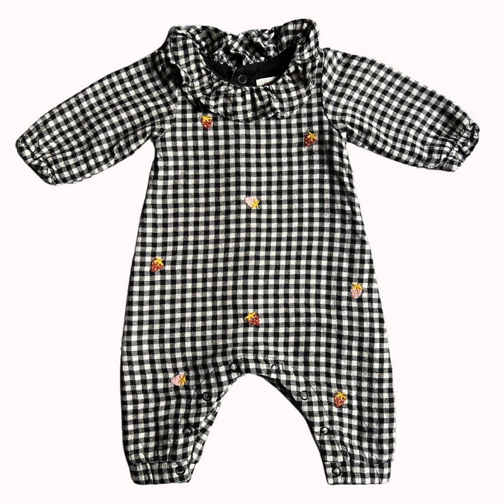 Combinaison Catimini tissu vichy noir et blanc brodé de fleurs, col claudine à volant, 1 mois 14 euros