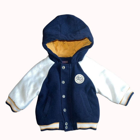 blouson teddy bleu marine et blanc à capuche doublée ocre avec broderie “Petit Chat Pitre”, marque Sergent Major, taille 3 mois.