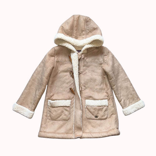 Manteau imitation daim beige doublé fausse fourrure moutonnée avec capuche pour enfant 5 ans de la marque Sergent Major.