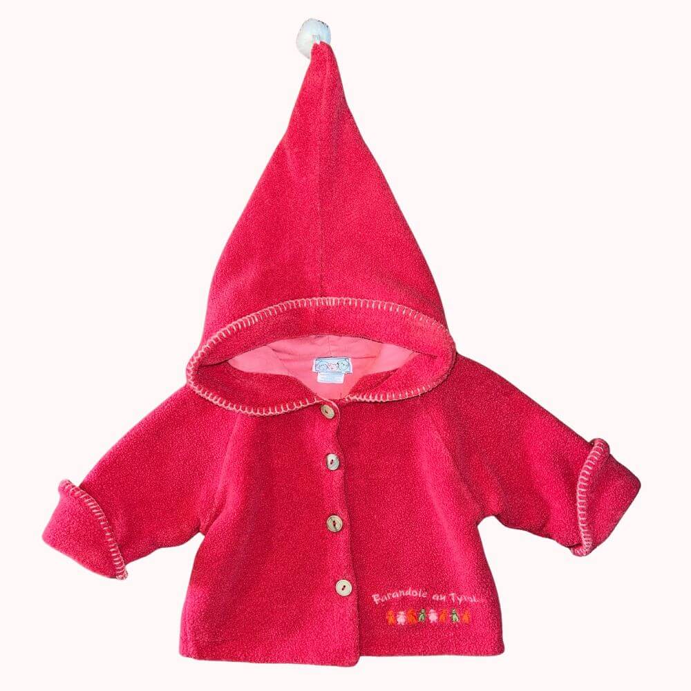 manteau rouge polaire à capuche pointue pour bébé, taille 6 mois.