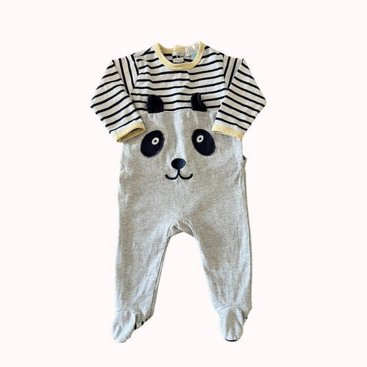 Pyjama bébé 3 mois en coton, motif panda brodé avec haut rayé noir et blanc et bas gris clair, oreilles en relief.