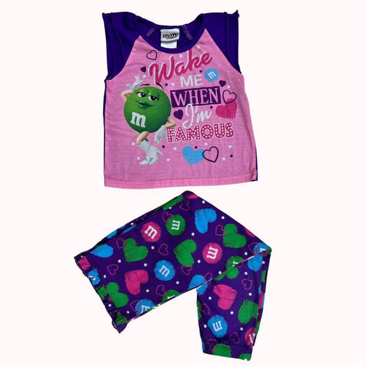 : Pyjama M&amp;M’s coloré pour enfant 5/6 ans, composé d’un débardeur rose et d’un pantalon violet à motifs.