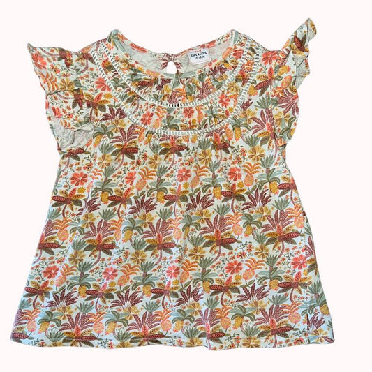 Robe fleurie colorée pour enfant, manches volantées, encolure brodée et fermeture boutonnée dans le dos, taille 5 ans.