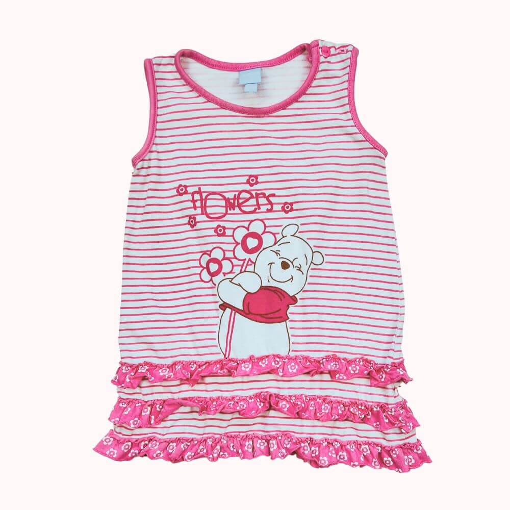Robe Disney rayée rose et blanche, motif Winnie l'Ourson avec fleurs, finitions volantées à imprimé floral.