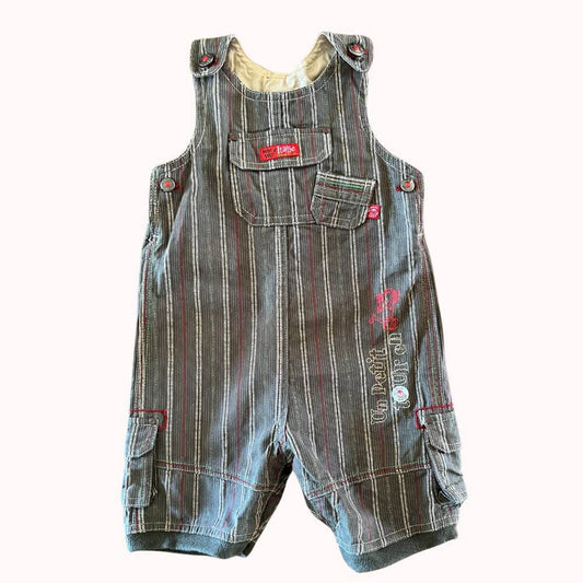  Salopette bébé kaki à fines rayures, marque Sergent Major, taille 9 mois, avec boutons aux bretelles et pressions à l'entrejambe.