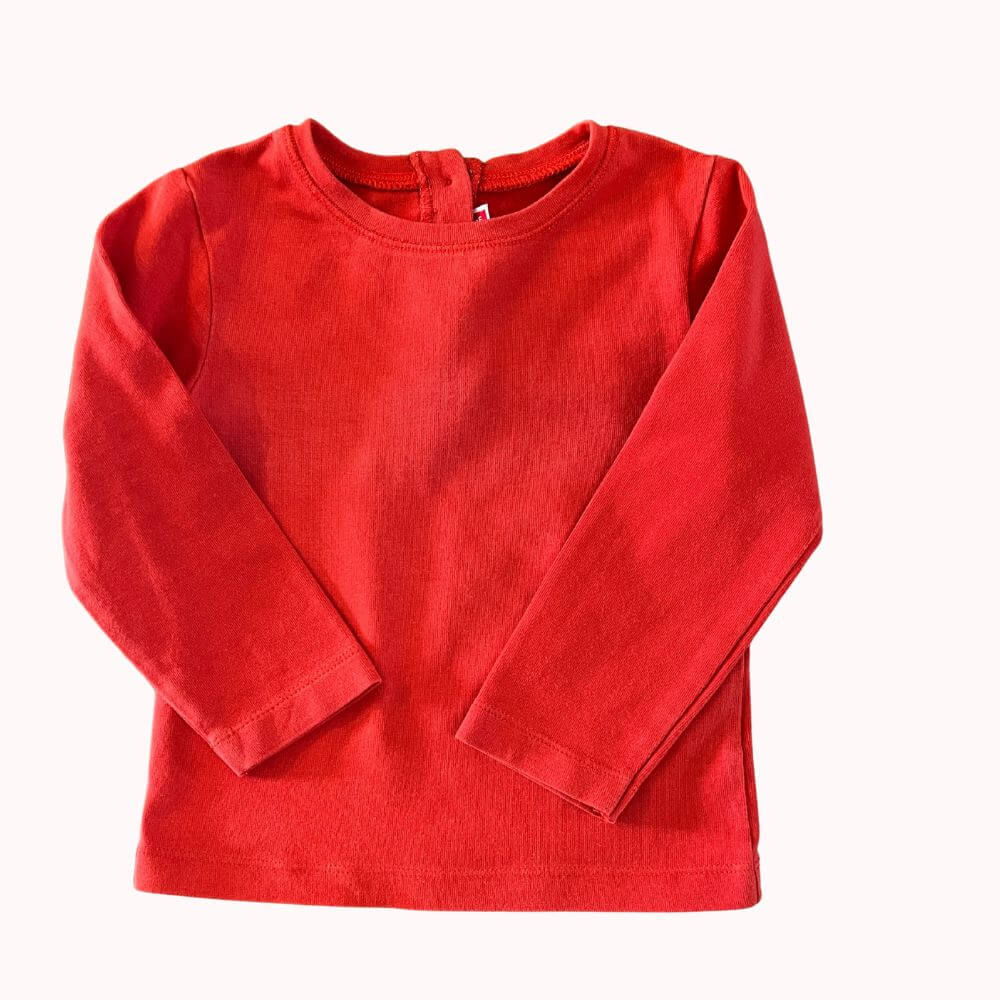  T-shirt rouge à manches longues DPAM, 18 mois, en coton avec fermeture boutonnée au dos.