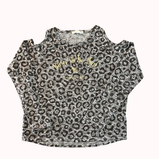 T-shirt fille 10 ans à manches longues motif léopard, message doré "Born to be loud", épaules dénudées.