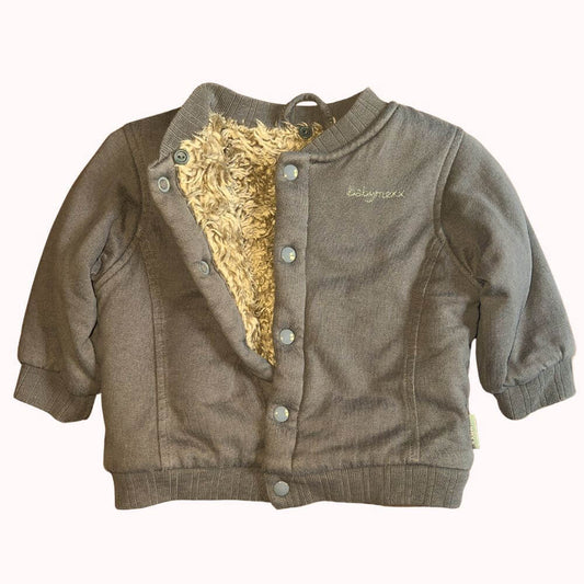  veste matelassée kaki doublée fausse fourrure avec boutons-pression, marque Mexx, taille 3/6 mois.